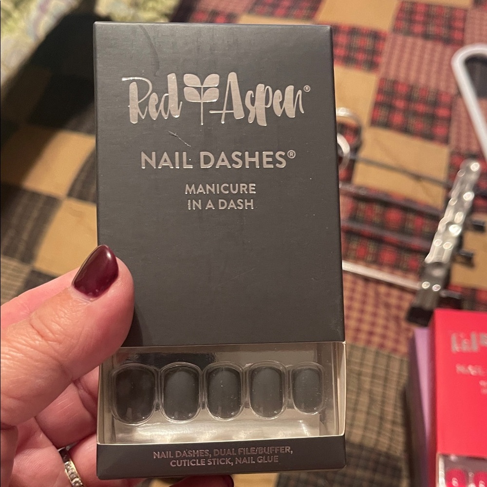 Red Aspen Charcoal Nail Dashes